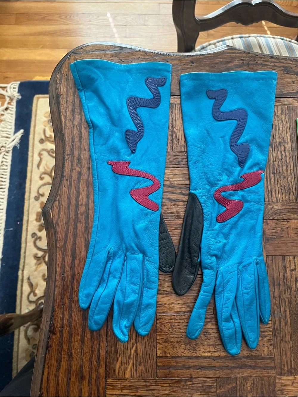 Vintage 80s Turquoise Leather Gloves with silk lining